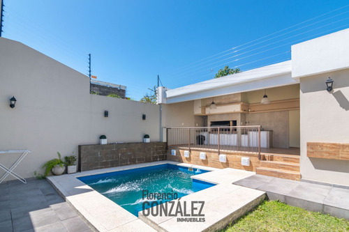 Venta Casa 4 Ambientes Jardin Parrilla Pileta Garaje