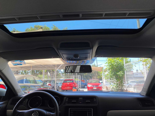 Imagen 6 de 14 de Volkswagen Jetta 2015 2.5 Comfortline Mt At