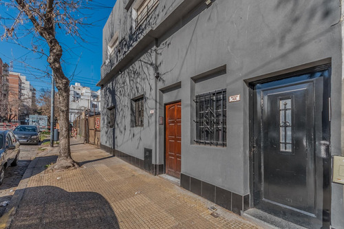 Venta P.h. 4 Ambientes, Con Patio, Quincho Y Terraza Propia. Barrio Flores. A Nuevo !!!
