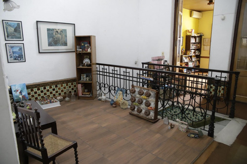 ¡¡una Casa Excepcional!! Con 5 Habitaciones Y 2 Baños. Barbacoa, Parrillero Y Azotea Uso Exclusivo!
