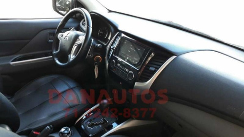 Imagem 9 de 13 de Mitsubishi L200 Triton 2.4 16v Turbo Diesel Sport Hpe Cd 4p