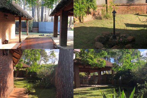 Casa En Parque Del Plata Sur Para 10 Personas, 3 Dormitorios, Con Jacuzzi, Piscina Climatizada, Parrillero Con Barbacoa, Cine De 120 , La Casa Se Encuentra A Unos Metros Del Arroyo