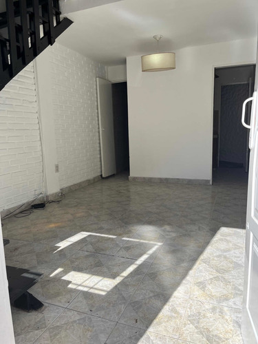 Imagen 3 de 8 de Venta Duplex Castelar Norte Centro