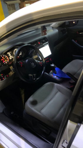 Volkswagen Jetta 2.0 Comfortline Flex 4p Automática