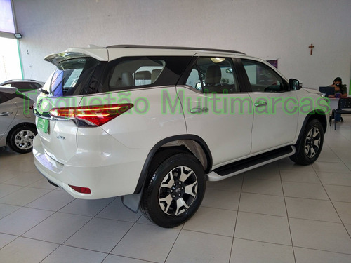Imagem 5 de 11 de Toyota Hilux Sw4 2.8 Srx 4x4 16v Turbo Intercooler Diesel