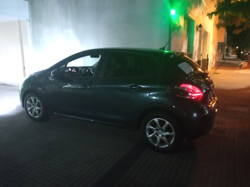 Peugeot 208 1.5 Allure Touchscreen 2015
