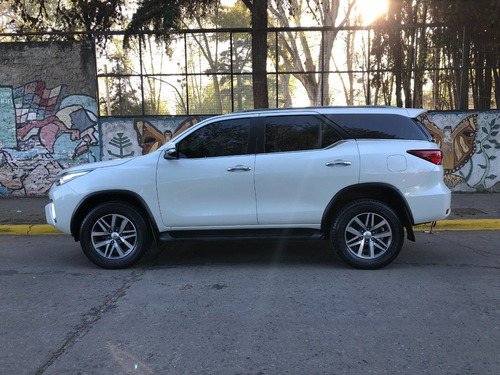 Imagen 4 de 16 de Toyota Sw4 4x4 Srx 2.8