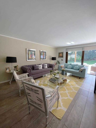 Imagen 6 de 30 de Casa Remodelada En Condominio, La Reina / Julia Bernstein