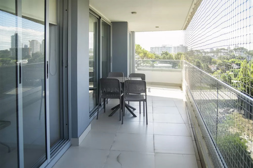 Apartamento En Venta En Torre Esmeralda De 3 Dormitorios , En Punta Del Este