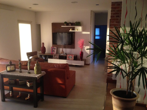 Casa 5 Ambientes, 2 Baños Y Pileta