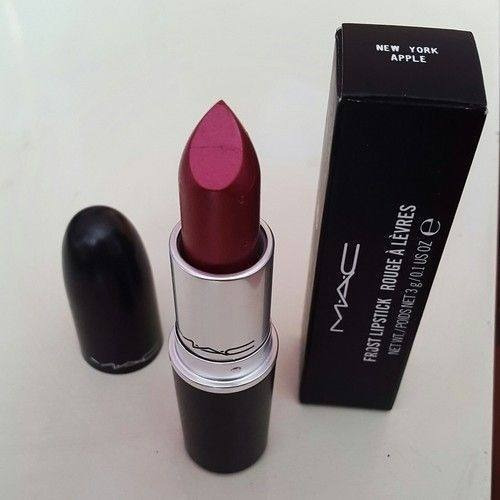 Labial MAC Frost Lipstick color new york apple perlado