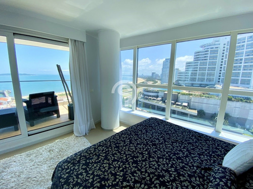 Apartamento En Mansa - Punta Del Este- Ref: 4566
