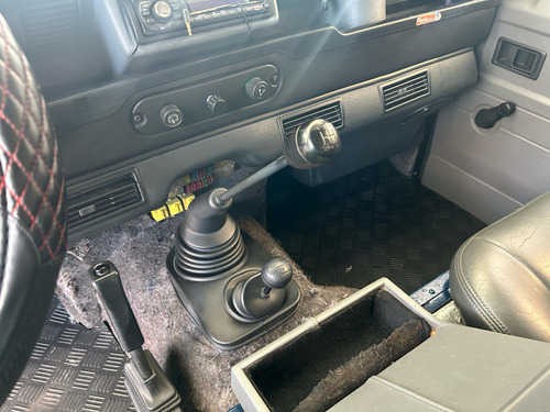 Land Rover Defender 2.5 CSW 110 4X4 TURBO DIESEL 4P MANUAL