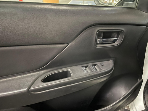 Mitsubishi L200 2.4 Glx Cabina Doble 4x2 Mt