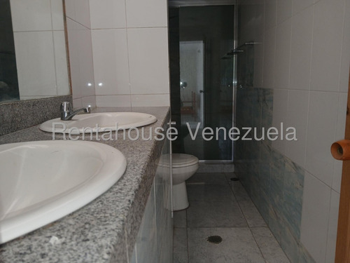 Casa Comercial En Alquiler, Urb. El Rosal