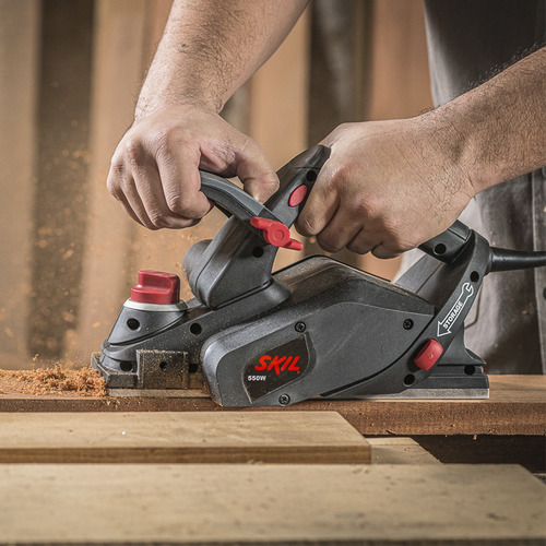 Cepillo Skil 1555 Para Madera Motor De 550 W + Hojas Y Llave