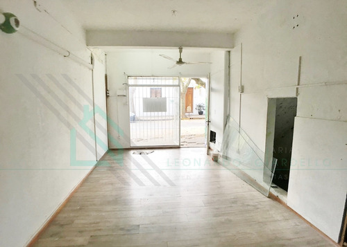 Locas Comercial En Barrio Histórico