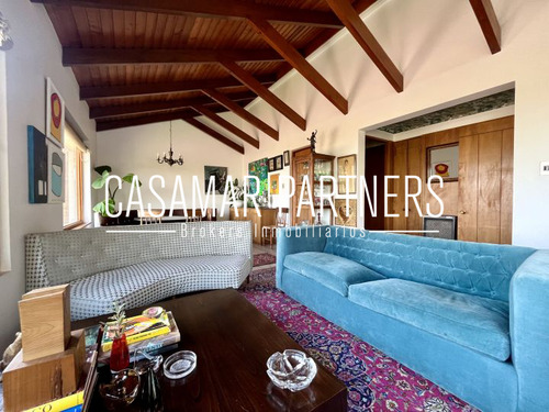 Preciosa Casa 3d + Servicios/ Luis Mattte Larraín