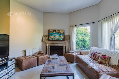 Imagen 23 de 30 de Casa En Venta En Barrio Privado Septiembre Con Seis Dormitorios - Maroto Propiedades-