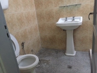 Próximo A Nuevo Centro Shopping, Muy Cómodo Apto