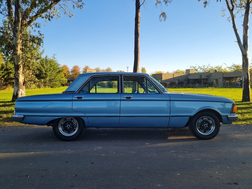 Ford Falcon Deluxe