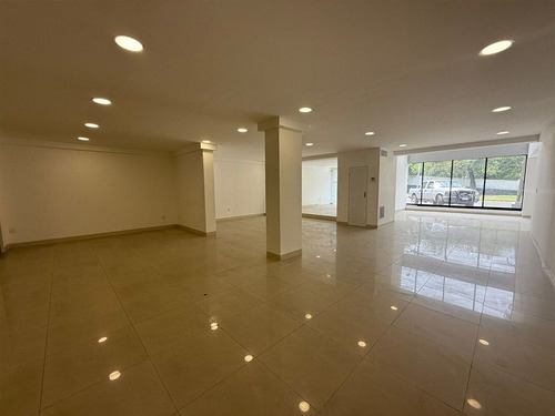 Local Comercial En Renta En San Pedro Garza García