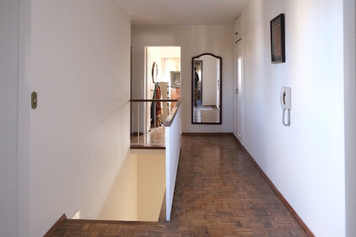 Apartamento En Venta De 5 Dormitorios C/ Cochera En Montevideo