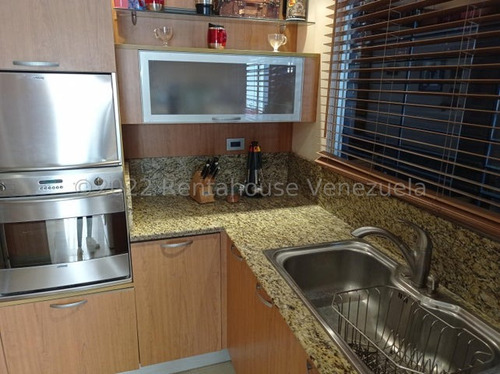 Julio Latouche 23-16997 Townhouse En Venta Mañongo Naguanagua, Hermoso Y Moderno Pozo Y Planta 100%
