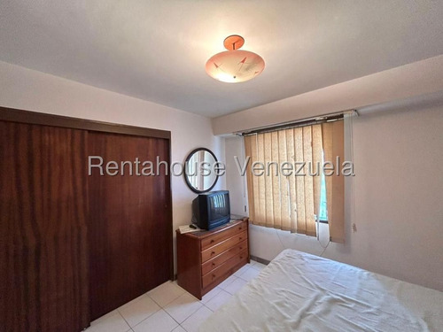 Excelente Oportunidad De Inversión Apartamento En El Corazón Del Centro-este De Barquisimeto, Ubicado En La Avenida Venezuela, -- Mehilyn Perez Tu Asesor De Confianza --