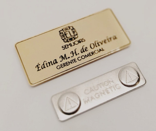 Imagem 4 de 9 de Cracha Com Imã Banhado A Ouro 18k