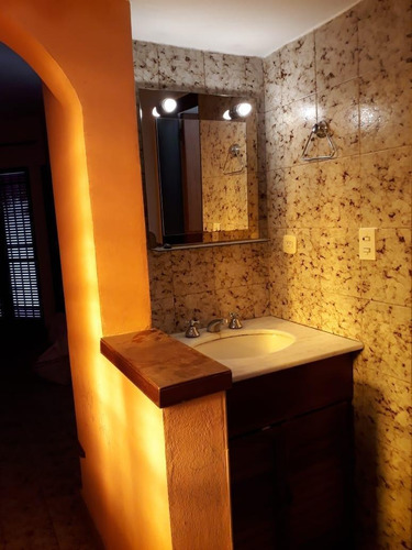 Imagen 15 de 16 de Casa Muy Completa En Parque Chacabuco