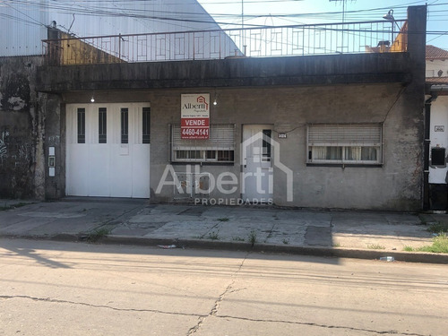 Venta Sólida Casa Americana En Caseros.