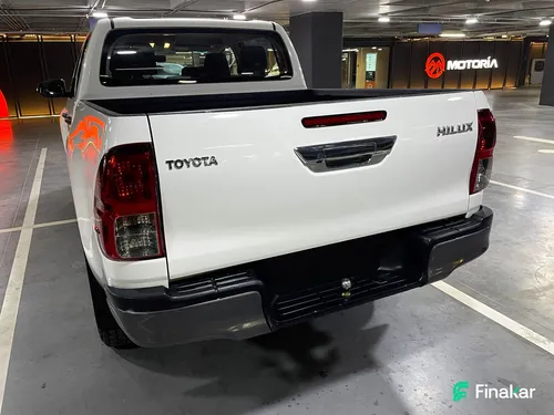 Toyota Hilux 2.7 SR Doble Cabina Mt