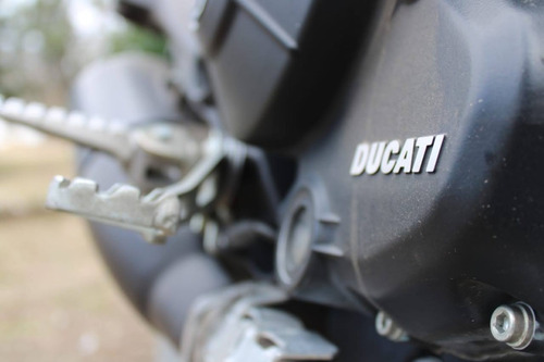 Imagen 5 de 16 de Ducati Scrambler 400 - Sixty Two Liquido
