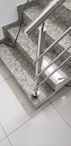 Imagem 2 de 5 de Corrimãos E Guarda Corpos De Aço Inox