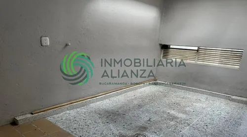 Apartamento En Venta En Cabecera Del Llano. Cod V61581