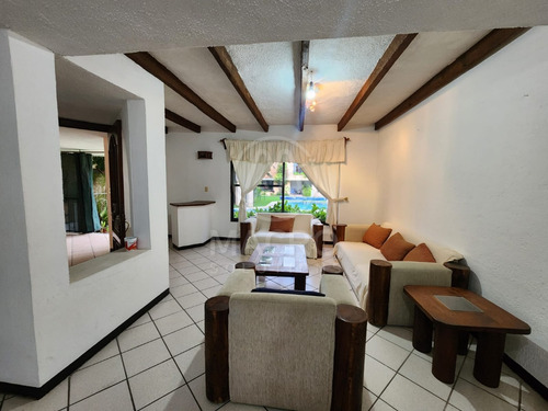 Casa En Venta En Col. Volcanes De Cuautla Apta A Créditos Con 3 Recamaras Amplias