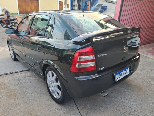 Imagem 9 de 10 de Chevrolet Astra Hatch Flex 2011 Maravilhoso