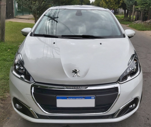Peugeot 208 1.6 Feline M/t Año 2019