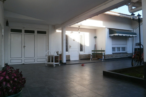 Imagen 17 de 21 de En Block! Dos Hermosos Chalet 3 Amb. Casa/chalet Sola En Lote | Santa Teresita