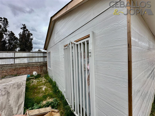 Casa En Venta De 2 Dorm. En Quilpué
