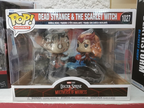 Imagen 3 de 3 de Dead Strange Vs Scarlet Witch Movie Moment Funko Pop