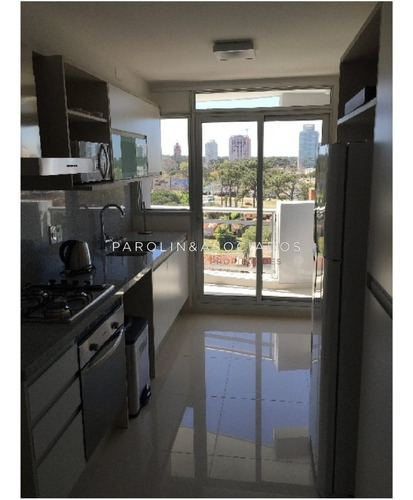 Apartamento A La Venta En Punta Del Este Edificio Sunrise- Ref: 1059