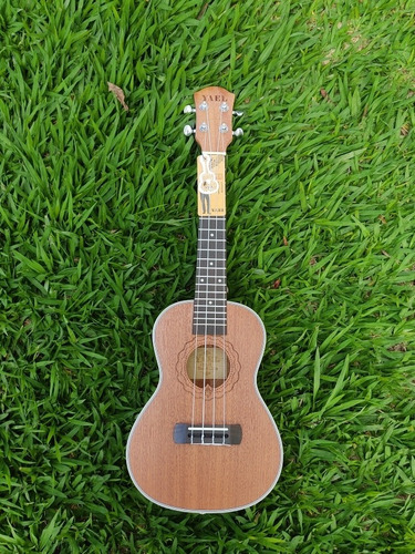 Ukelele Tenor Importado Electroacustico