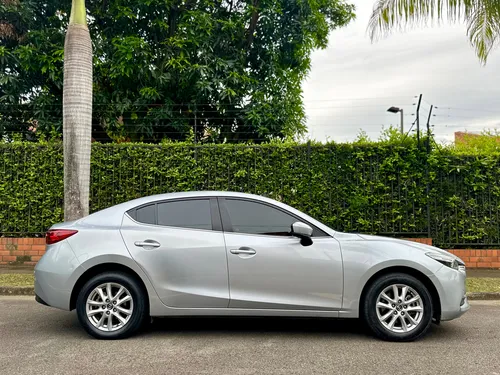 Mazda 3 Sedan Automático Con Cuero