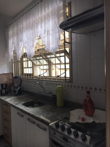 Imagem 13 de 18 de Casa No Glória Com 4 Quartos Para Venda, 194 M² - Lg5029