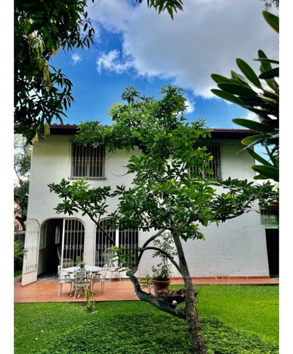 Vendo Casa 430m2 4h+s/4.5b/6p Santa Paula 4462