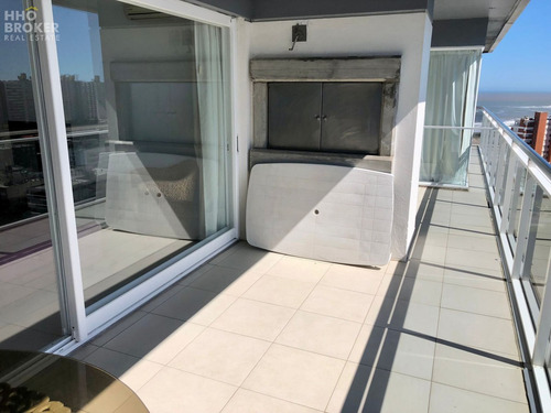 Apartamento En Venta Y Alquiler Torre Manhattan. Punta Del Este. Aidy Gril.