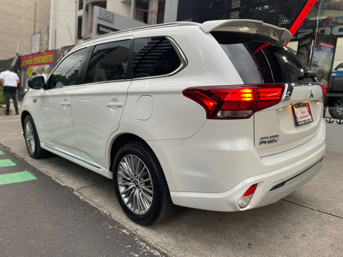 Mitsubishi Outlander 2.4 Limited Cvt