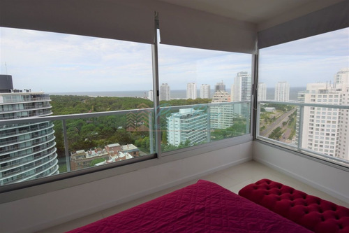 Imagen 14 de 30 de Apartamento De Categoría Con Vista Hacia La Mansa En Todos Sus Hambientes!! - Punta Del Este Roosevelt